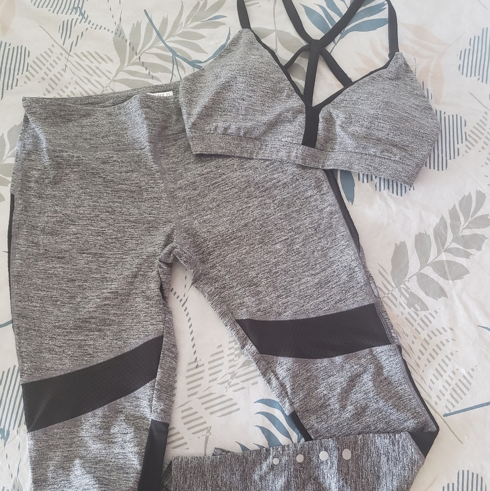 FOREVER21 sport set ( sport top & leggings)